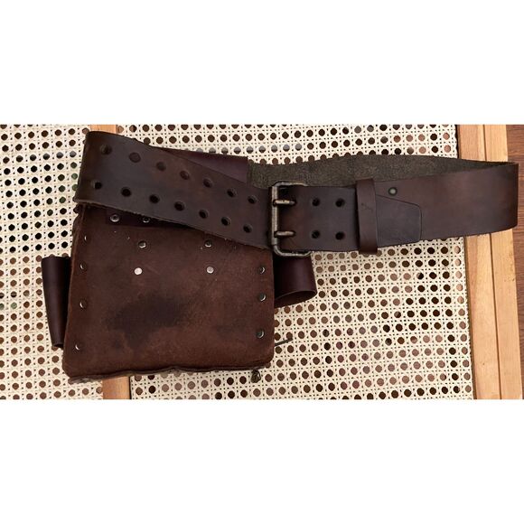 AWP American Work Products Leather Carpenter Tool Belt- Heavy Duty - Picture 3 of 3